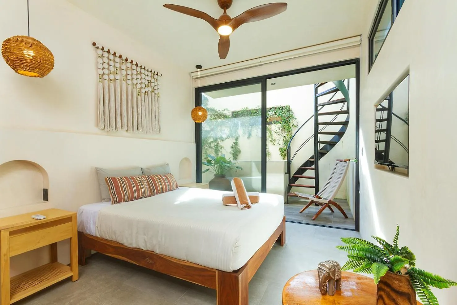 Illuminated Space & Private Pool Tulum Pueblo Appartement